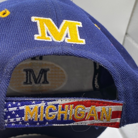Michigan Hat‎ - Picture 3 of 5